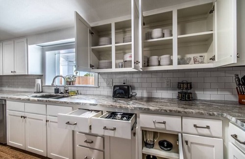 Bay Area House | Sleeps 32 - Spectacular Adjoining Homes Waits