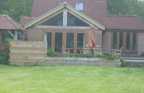 Haslemere House | SLEEPS 4-6 - Contemporary Oak Framed House Rural ANOB Nr Chiddingfold Open Plan