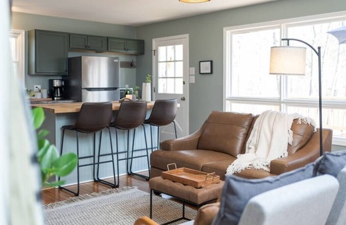 Andersonville House | Sleeps 5: Hot Tub, Fire Pit, & by Holliday Lake State Park