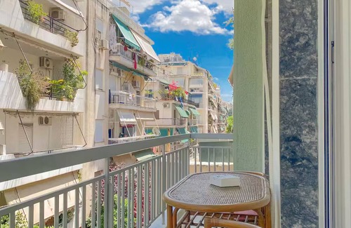 Ano Patisia Apartment | Sleeps 5 near Athens center and metro