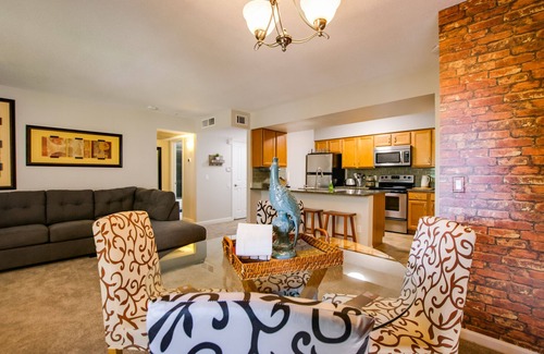 Tempe Condo | SLEEPS 6 Beautiful, Fully Furnished Condo - Great Price, Perfect Location!