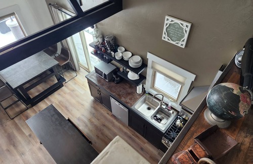 Bozeman House | Sleeps 6 with a hot tub- best views in Bozeman