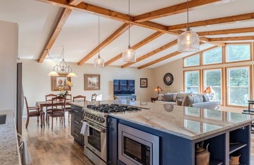 Northwest Colorado Springs House | Sleeps 7, Family/Pet friendly, Fenced yard