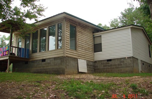 Fort Gaines House | Sleeps 8, 3 bed 2 full bath with queen sleeper sofa.