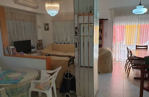 Kiryat Bialik Apartment | Sleeps 8-Cozy and Spacious Ground Floor, 2 apts connected. 4 bedrooms, 3 baths