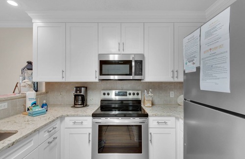 Miramar Beach Condo | Sleeps 8, dog friendly, private beach, beach service for 4! NEW BEACH RAMP!