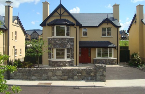 Pairc Na Gloine House | Sleeps 8 guests in 4 bedrooms