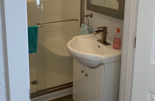 Columbia City House | Sleeps 8 People, 3 Bedroom 2 Bathroom House Columbia City