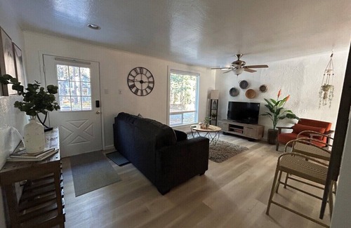 Tahoe Paradise House | Sleeps 9 - 15 min to Sierra at Tahoe COH0957