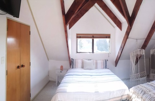 Whitby House | Sleeps up to 16 guests!