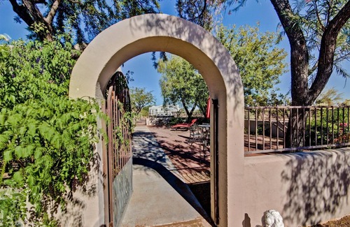 Mesa del Oro House | Sleepy Hollow Haven Amazing Superstition Mountain views & Jacuzzi