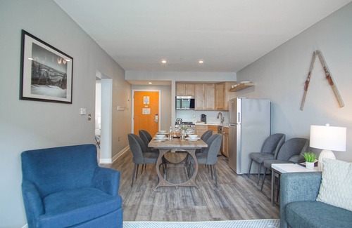 Snowshoe Condo | Slope Side! 2 Bed 2 Bath Expedition Station 201