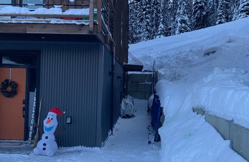 Okanagan-Similkameen Condo | Slope side at Apex Mountain Resort