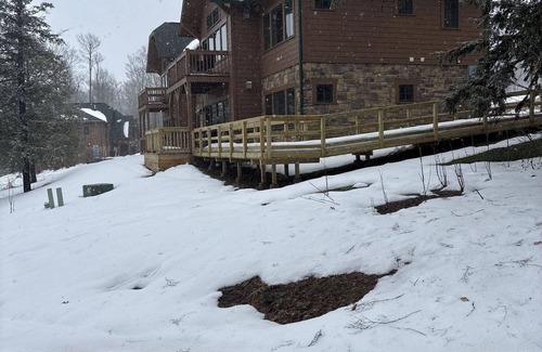 Clymer Condo | Slopeside, ski-in, ski-out condo-perfectly set along run 24 at Peek'n'Peek!