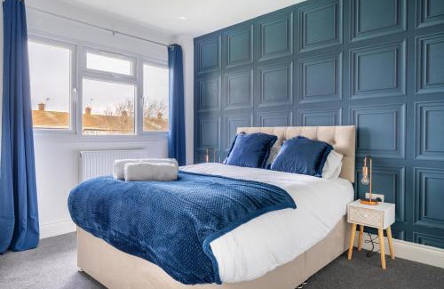 Langley Marish Apartment | Slough 3BR Home, Sleeps 4, Contractor-Friendly, Near M25, Free Parking