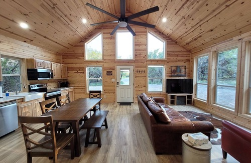 Morgan Mill Cabin | Slow Your Roll - Luxury cabin close to Granbury, Glen Rose, and Stephenville