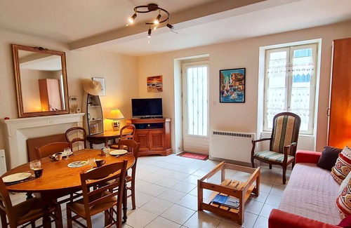 Saint-Clement-des-Baleines House | Small Réthaise house in the village center