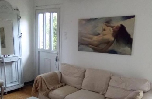 Marathon Villa | Small Vila nearby the beach and the center of the marathon