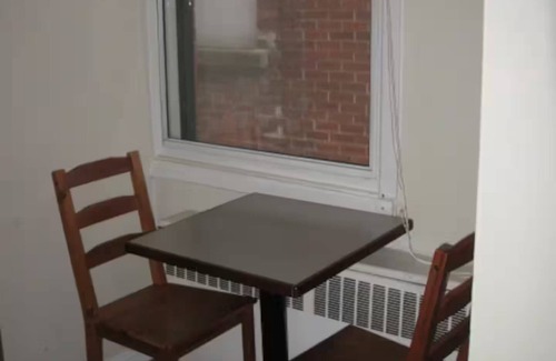 Latin Quarter Apartment | Small affordable Studio near UQAM.