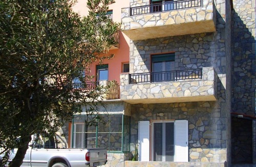 Agios Vasileios Apartment | Small apartment in an idyllic olive grove, communal pool & free WiFi