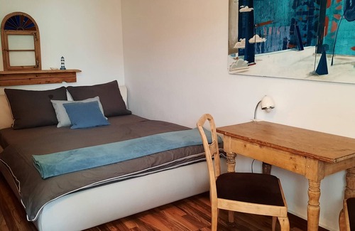 Striesen House | Small but Fine Double Room with Shared Terrace, Shared Garden and Wi-Fi