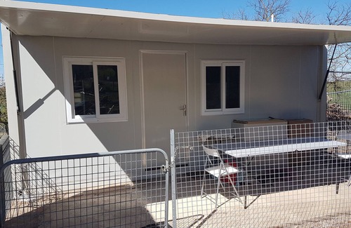 Coree Cabin | Small Cabin and separate Caravan In The Countryside Near Canberra