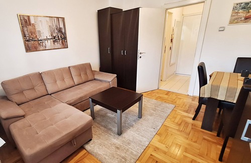 Novi Beograd Apartment | Small,charming space has been designed to provide you with a pleasant experience