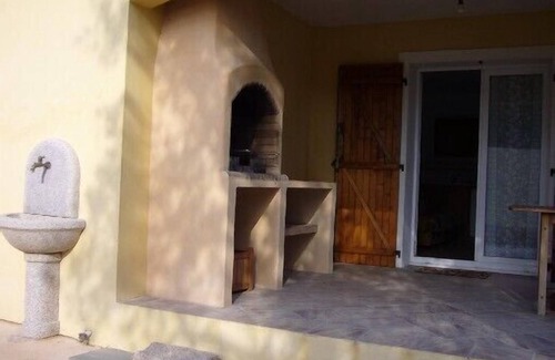 San-Gavino-di-Carbini Villa | Small contemporary villa with all mod cons (new)