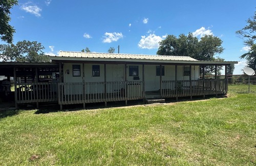 Sneads House | Small Country Home on Private FarmnIn City Limits of Sneads