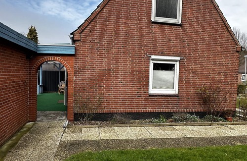 Heide House | Small, cozy semi-detached house on a large plot