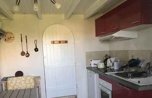 Montaigut-le-Blanc House | Small Escalette. Micro cottage with all mod cons in a typical house, garden and view