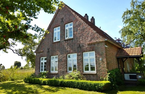 Butjadingen Cottage | Small farmhouse from 1927 with 1,600 sqm garden plot, 3 kilometers to the dike