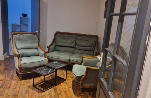 Dole Apartment | Small furnished apartment close to shops and tourist attractions