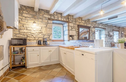 Plobannalec-Lesconil House | Small House 'Gite Ty Coz - Beach 5min by Car' with Shared Terrace