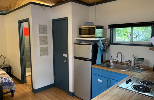 Holly House | Small house: the heart of the east side