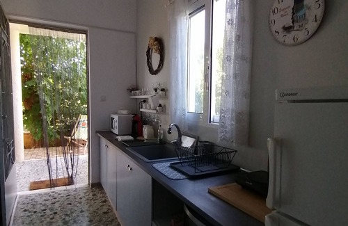 Nea Artaki House | Small house with garden in Nea Artaki