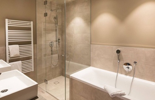 Schruns Apartment | Small Luxury Apartment, pool & SPA, by the mountain railway, PURE Resort Schruns