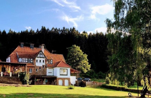Muerlenbach Apartment | Small milk bar 6-bed vacation apartment Bathroom/WC wheelchair accessible. - Grindelborn Farm