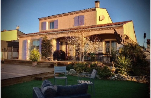 Ouveillan House | Small natural n'est open to the outside in the Mediterranean