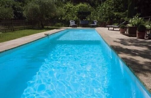 Fuveau Cottage | Small, quiet country house with pool, close to the golf