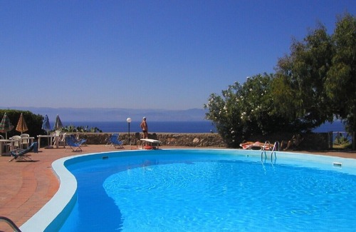 Milazzo Apartment | Small, romantic and welcoming Residence overhanging the sea
