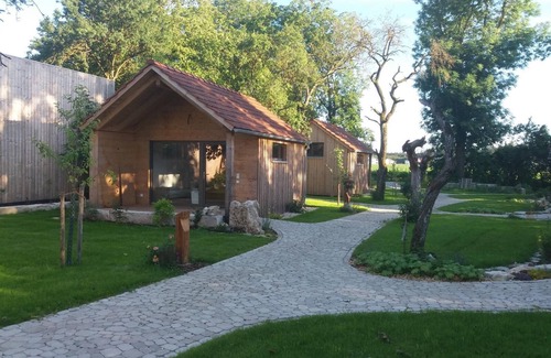 Burgsalach Apartment | Small sleeping hut with shared bathroom
