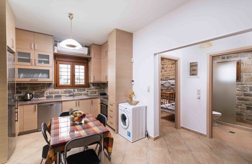 Faistos House | Small stone house just a few minutes' walk from the beach