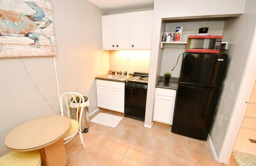 South Bend Apartment | Small Studio apartment close to Notre Dame (1309.20)