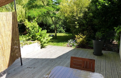 Arvert Apartment | Small studio, wooden terrace, garden. 15 mins from La Palmyre beaches and Côte sauvage.