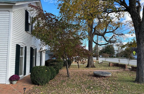 Keysville House | Small Town Charm - King Street - Hampden-Sydney College and Longwood University