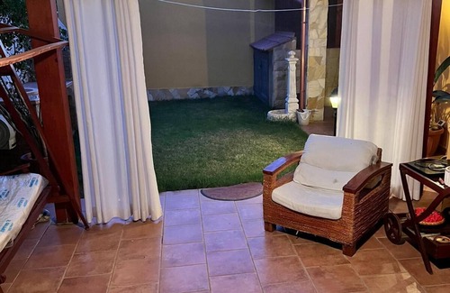 Capoterra House | Small villa with garden on three sides