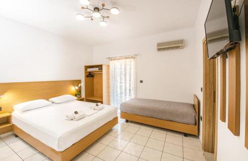 Moni Chrisoskalitissis Hotel | SMAROULA