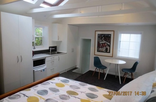 Wellington Cottage | Smart and tidy cottage close to CBD.