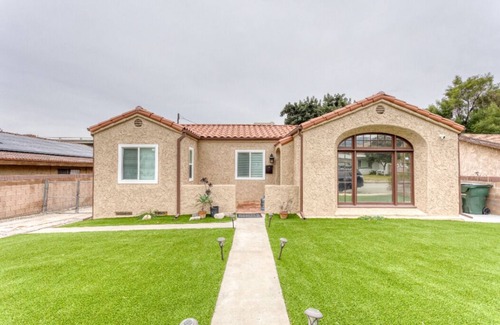 East Pasadena House | Smart House, treadmill and family friendly